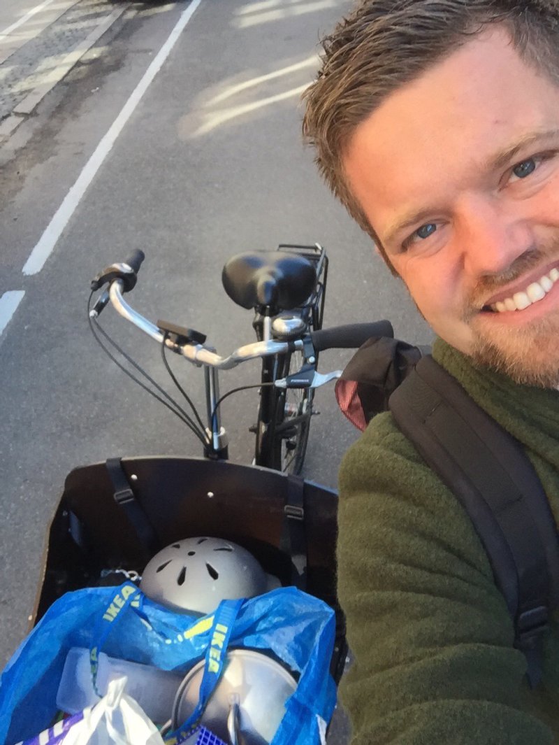 It's business morning! The bicycle is packed with stuff for the pitch.